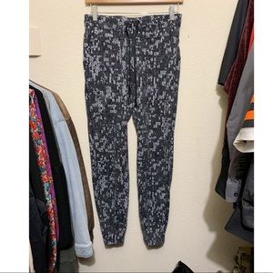 Lululemon ready to rulu joggers